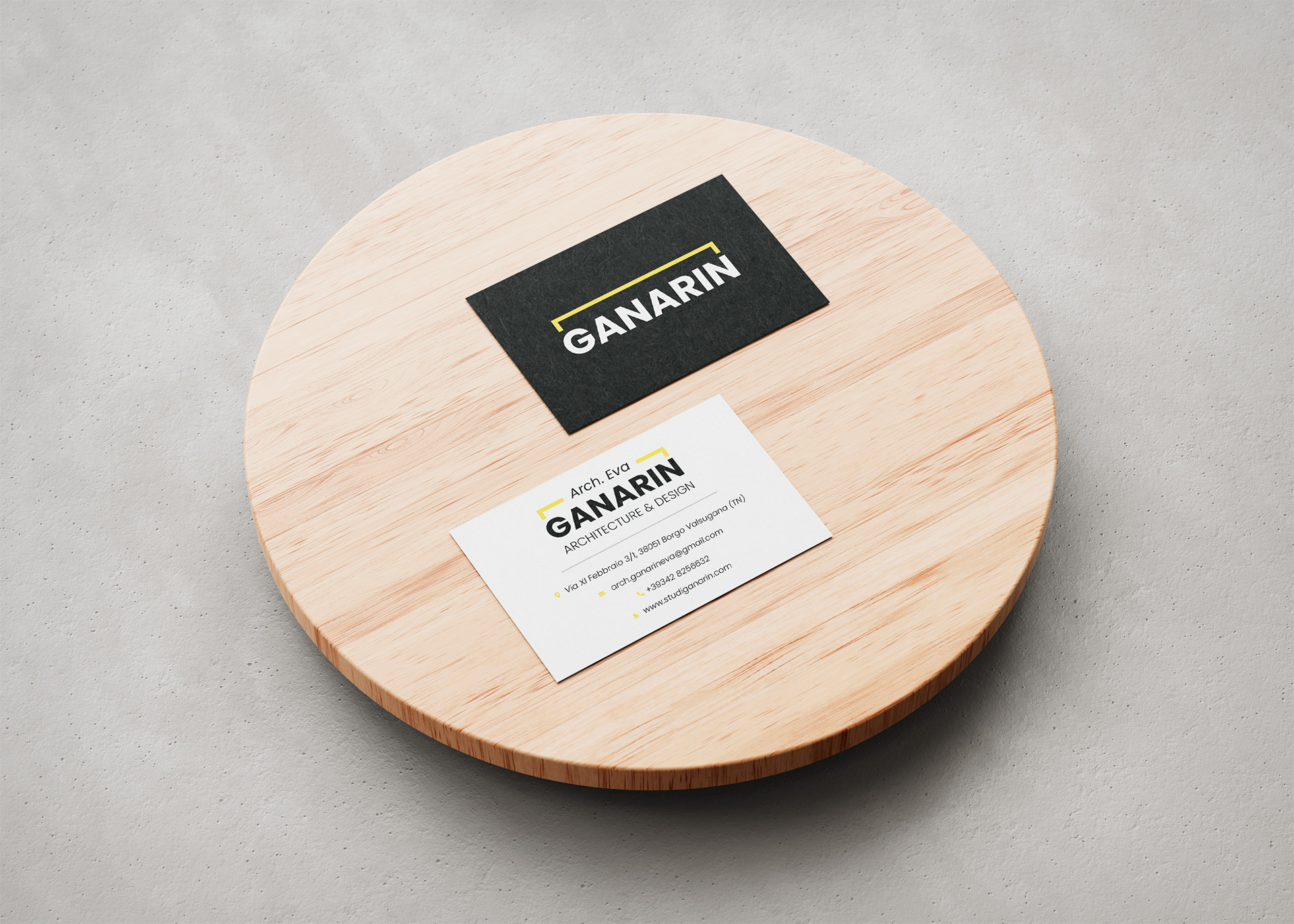 Free_Business_Cards_Mockup_1